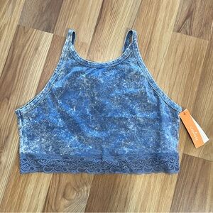 Colsie lace trim tank